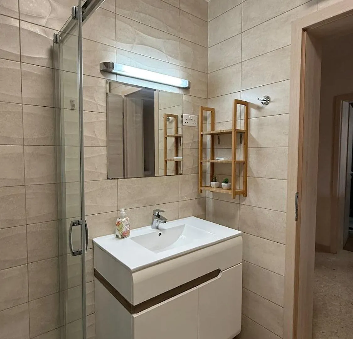 Saint Julian'sFlat In St Julians Sea Viewアパートメント 0*, Saint Julian's